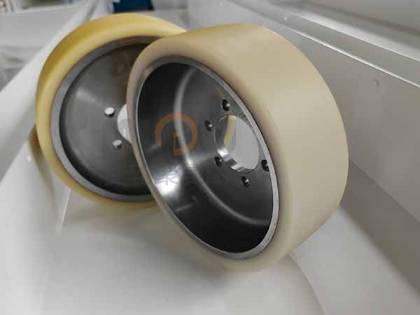 单轨列车NDI走行轮